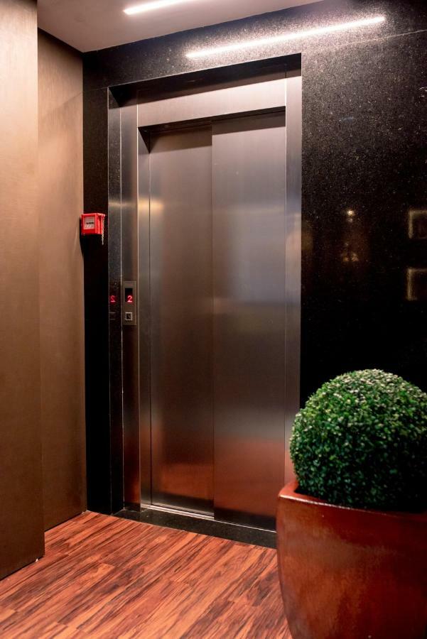 Jockey Class Hotel 特雷西纳 外观 照片