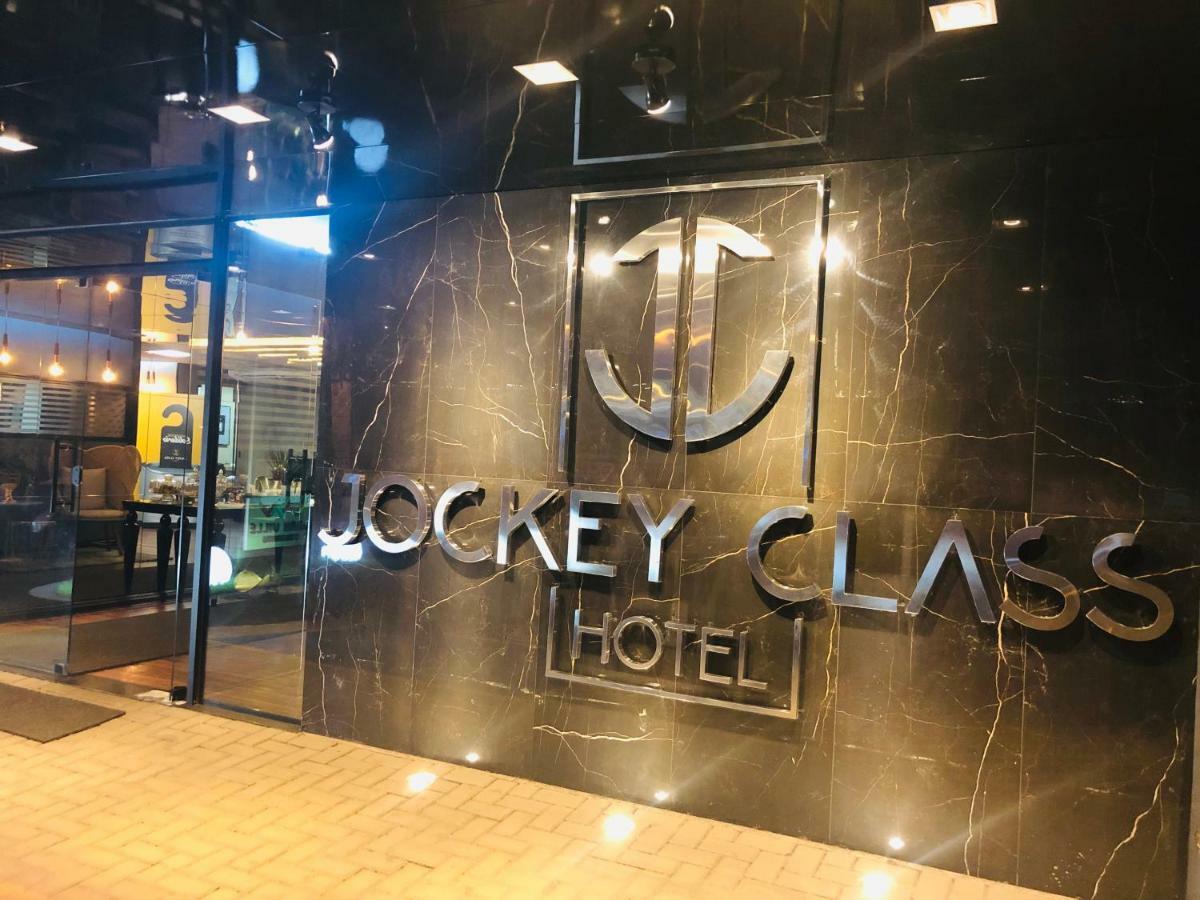 Jockey Class Hotel 特雷西纳 外观 照片